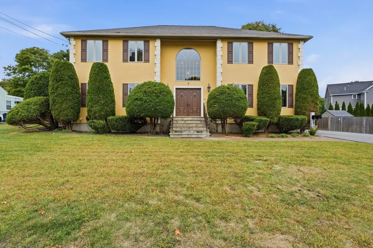 9 Myopia Rd, Stoneham, MA 02180 - #1