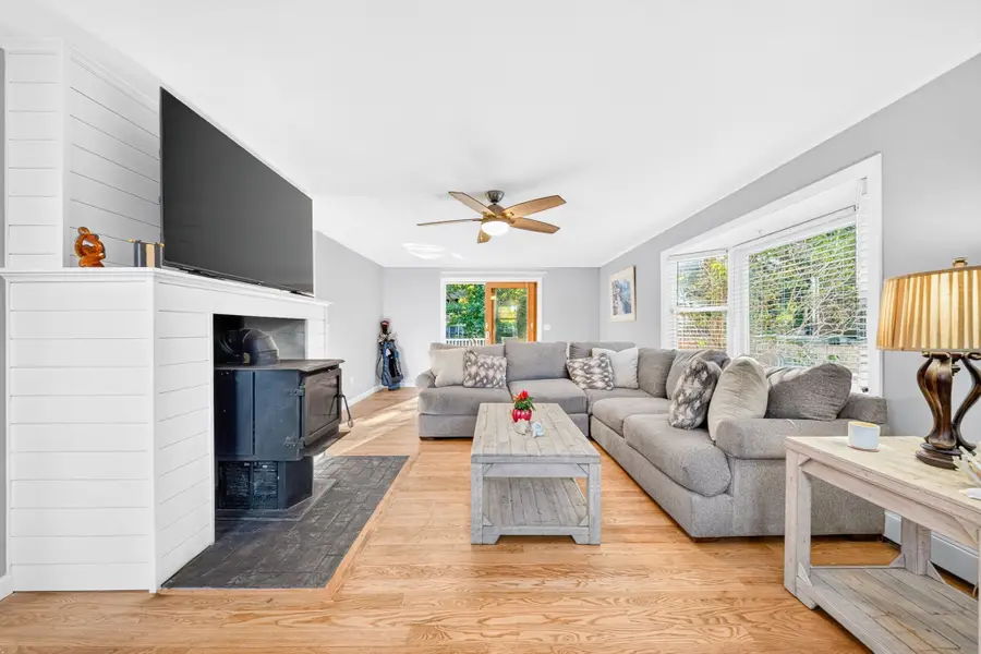451 County Rd, Monument Beach, MA 02559 - #3