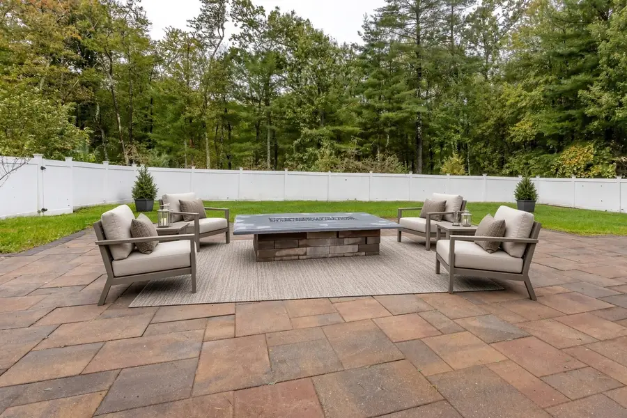 486 South St, Holbrook, MA 02343 - #2