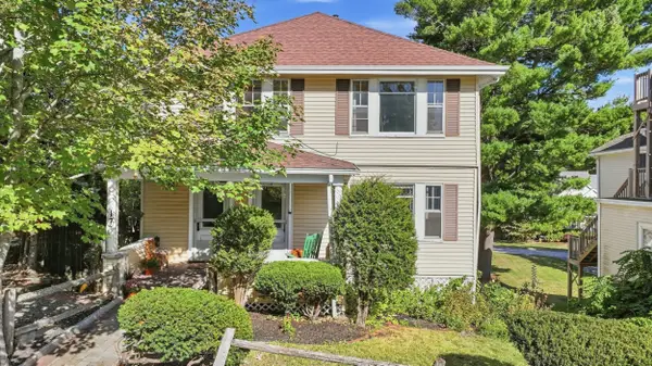 17 Sawin St, Natick, MA 01760