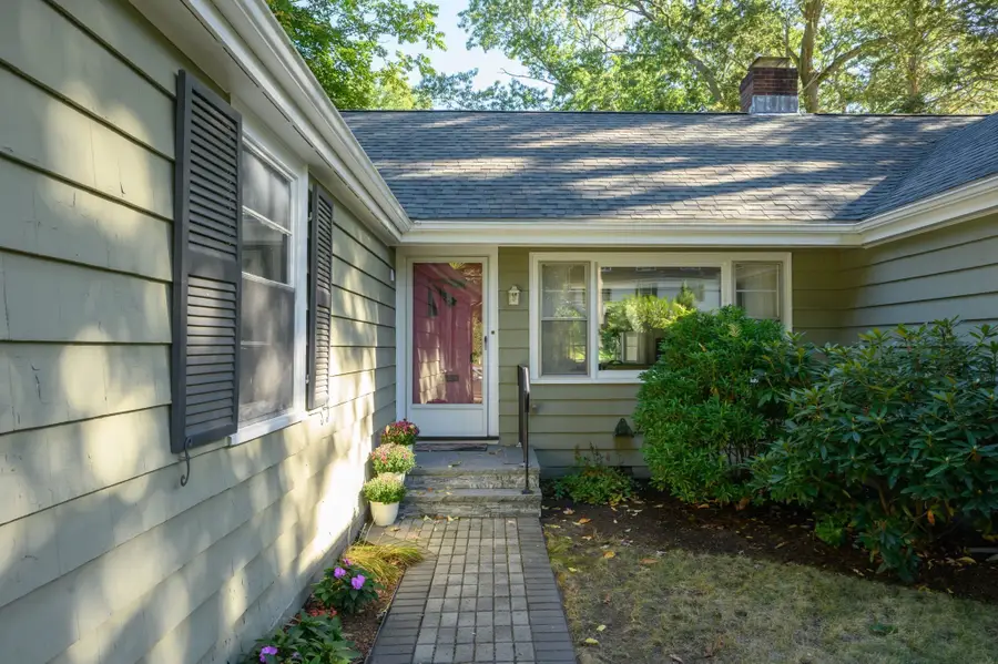 454 Eliot St, Milton, MA 02186 - #2