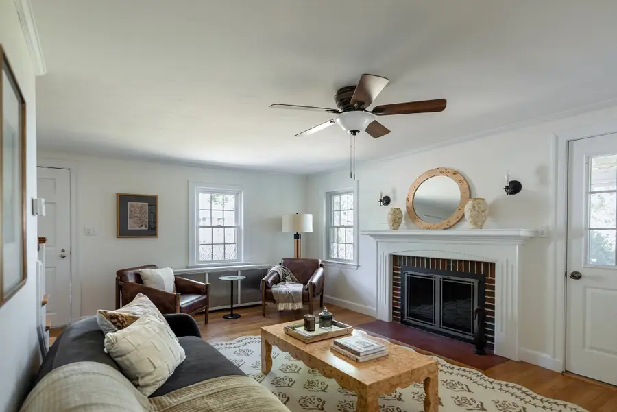 7 Pilgrim Rd, Reading, MA 01867 - #3