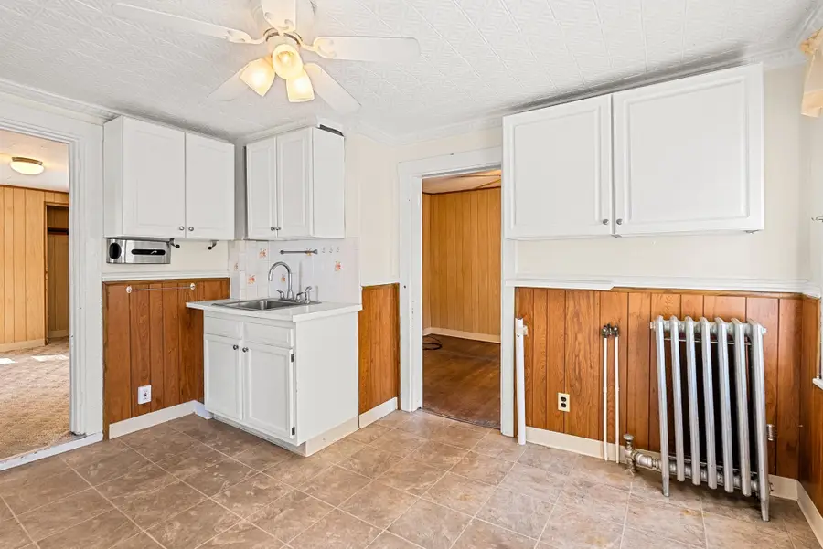 323 Pearl St, Malden, MA 02148 - #3