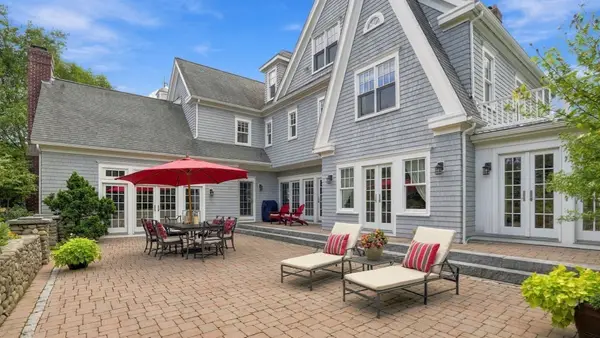 180 Surplus St, Duxbury, MA 02332