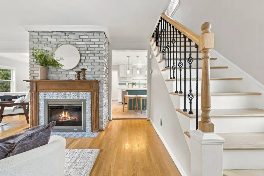 814 Lynnfield Street, Lynnfield, MA 01940 - #3