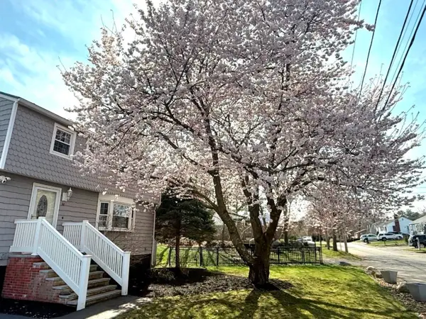 30 Pratt St, Tewksbury, MA 01876