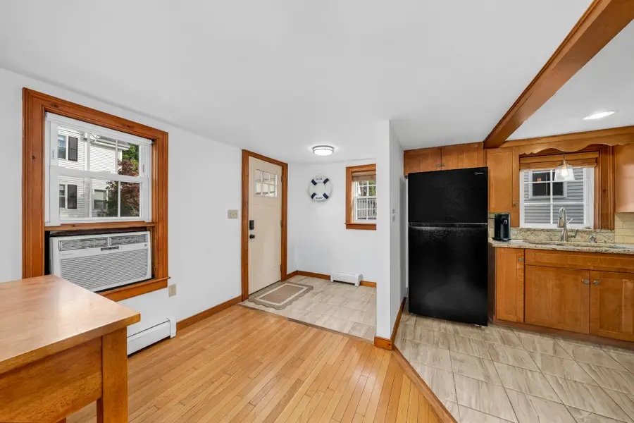 15 Lincoln Ct, Amesbury, MA 01913 - #3