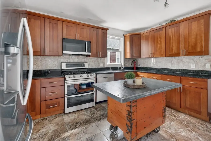 18 Vincent Ave #18, Belmont, MA 02478 - #3