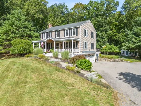 26 Elizabeth Street, Amesbury, MA 01913
