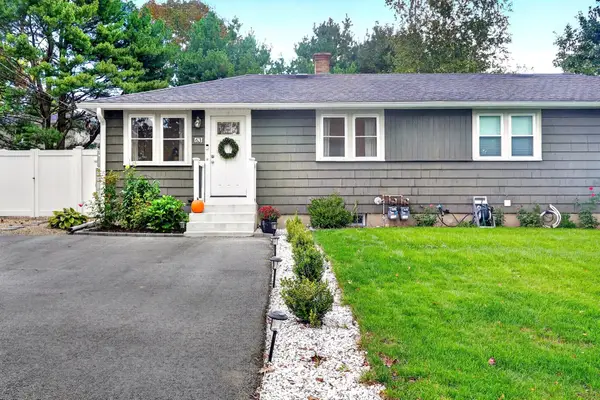 63 Neillian Way #63, Bedford, MA 01730