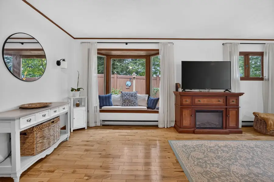17 Nashua St, Ayer, MA 01432 - #3