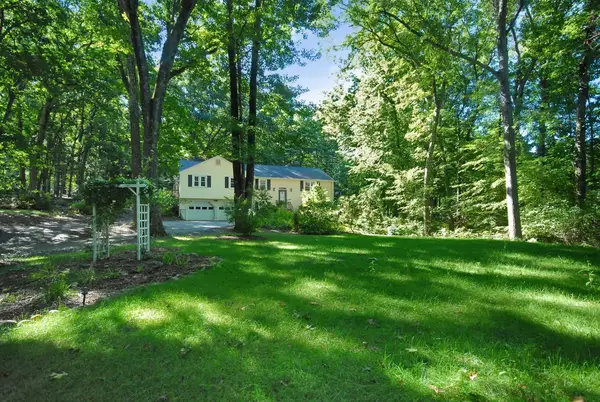 320 Russell Street, Carlisle, MA 01741