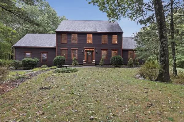 9 Fox Run Dr, Haverhill, MA 01832