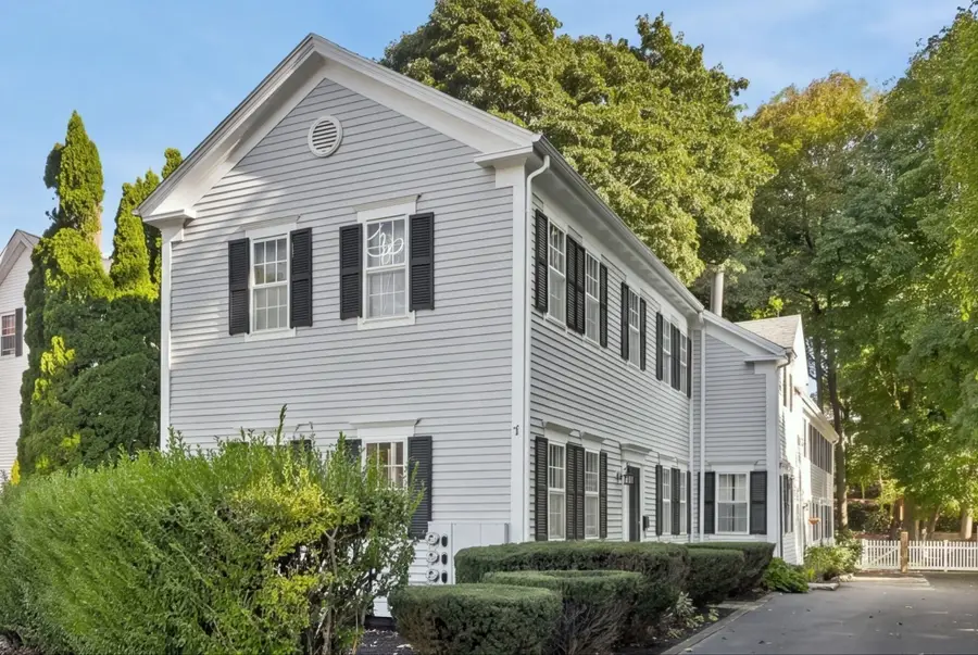2 Greenleaf St #3, Newburyport, MA 01950 - #2