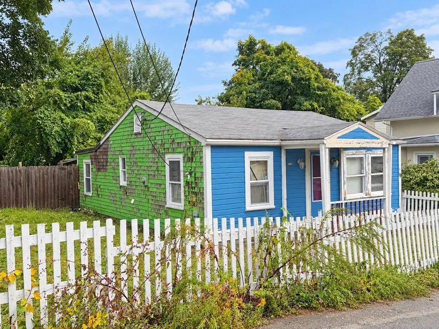 19 Lafrance Ct, New Bedford, MA 02740 - #3