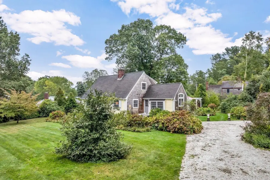8 Midway Rd, Monument Beach, MA 02559 - #3