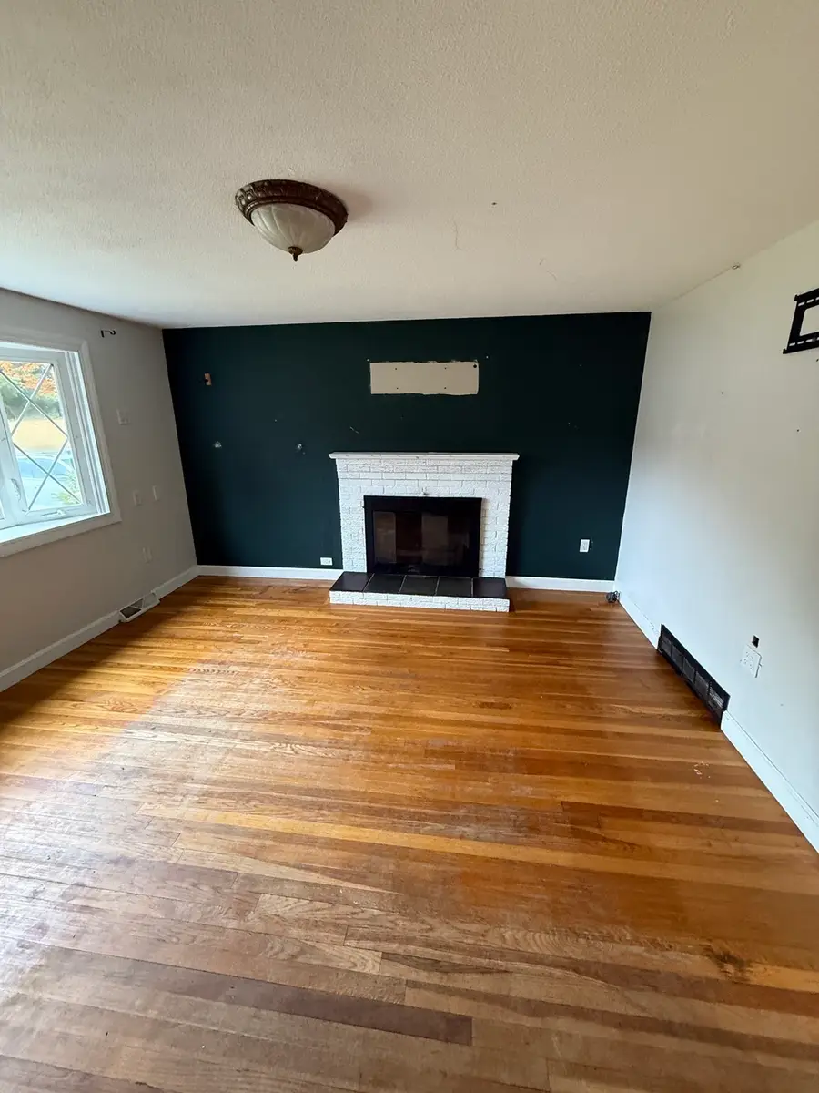 61 N Main St, Bellingham, MA 02019 - #3