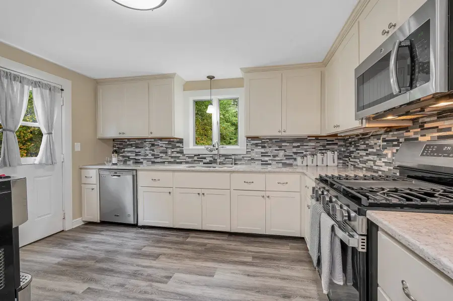 137 Central St, North Reading, MA 01864 - #3