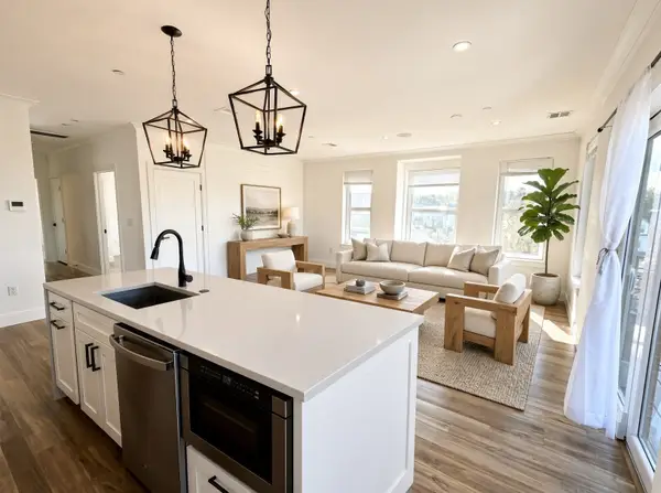 2 Neponset #8, Boston, MA 02122