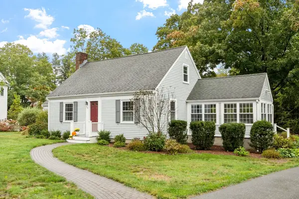 96 Whittemore St, Concord, MA 01742