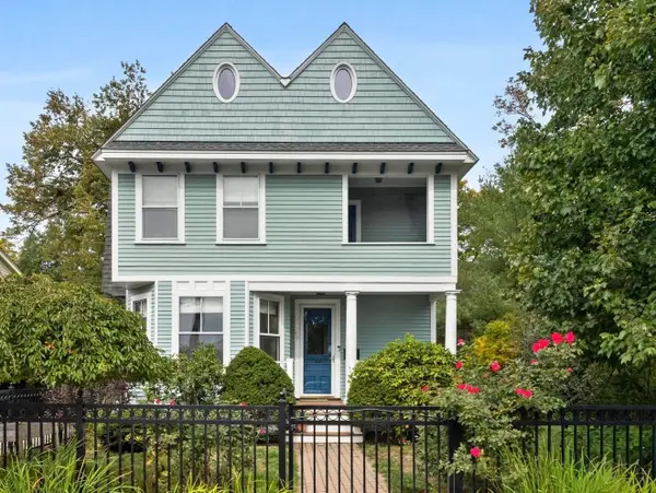 66 Belknap St, Concord, MA 01742