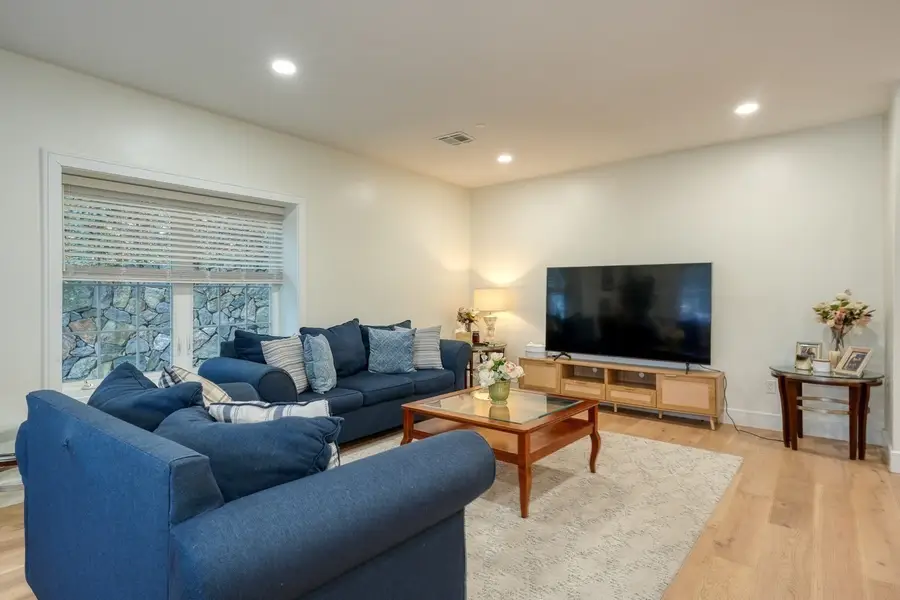 17 School St. #A, Hudson, MA 01749 - #2