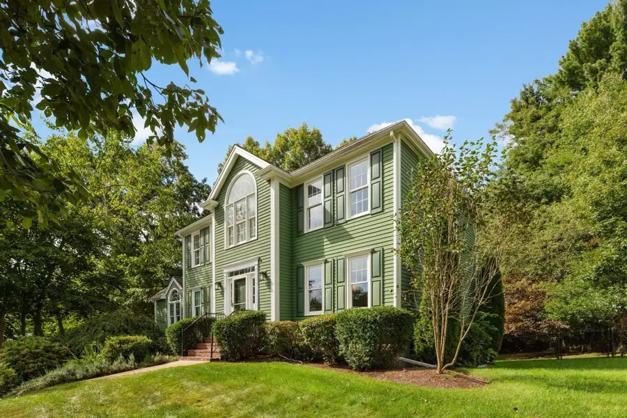 8 Dennison Ct, Stoughton, MA 02072 - #2