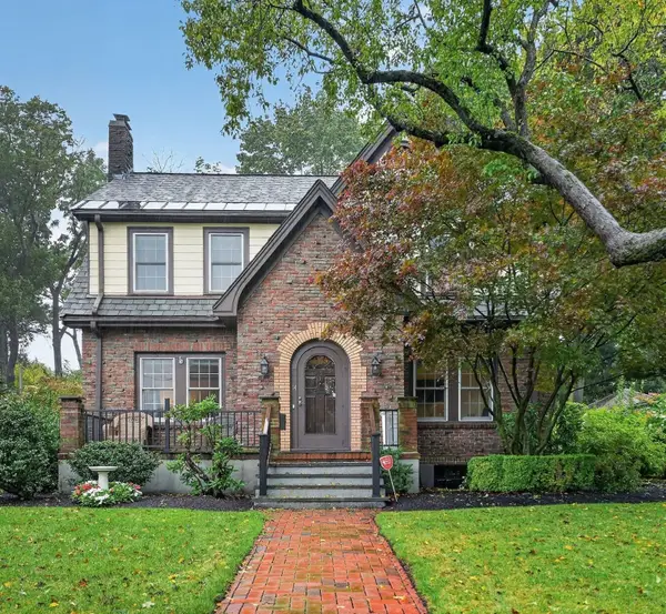 14 Houston St, Boston, MA 02132