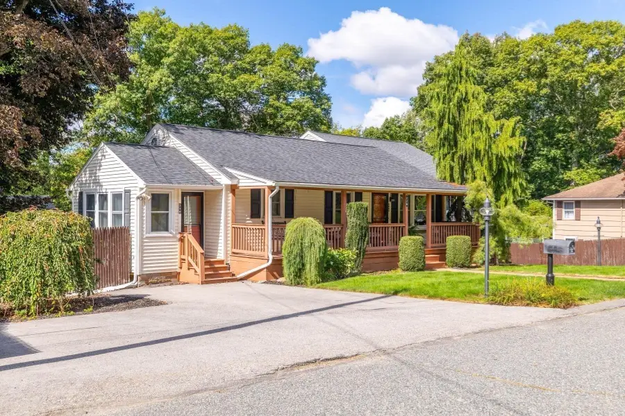 22 John F Kennedy Dr, Millbury, MA 01527 - #2
