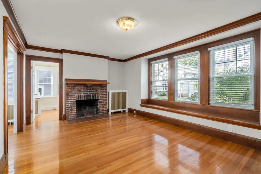 106 Poplar St #1, Watertown, MA 02472 - #3