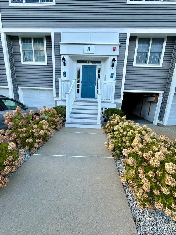 700 Shore Dr #808, Fall River, MA 02721