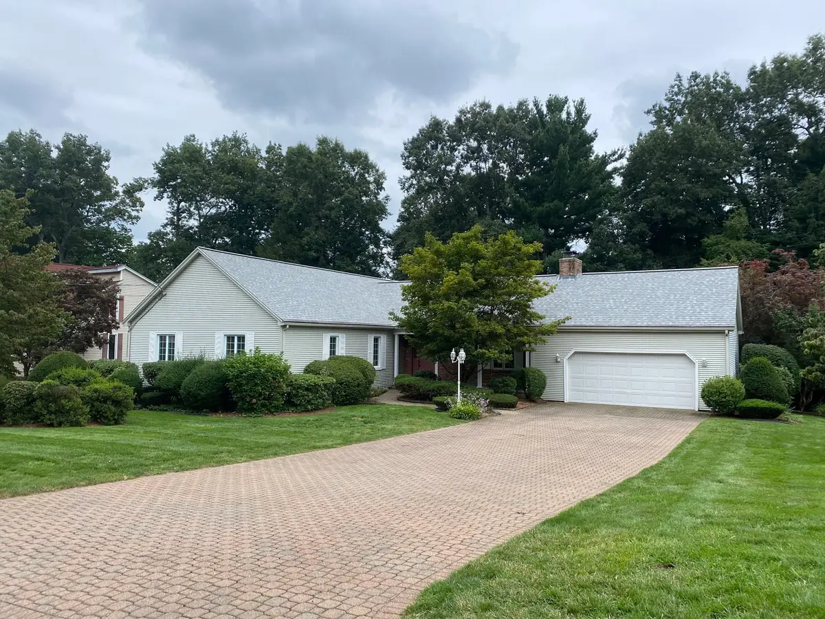43 Pineridge Dr, Westfield, MA 01085 - #1