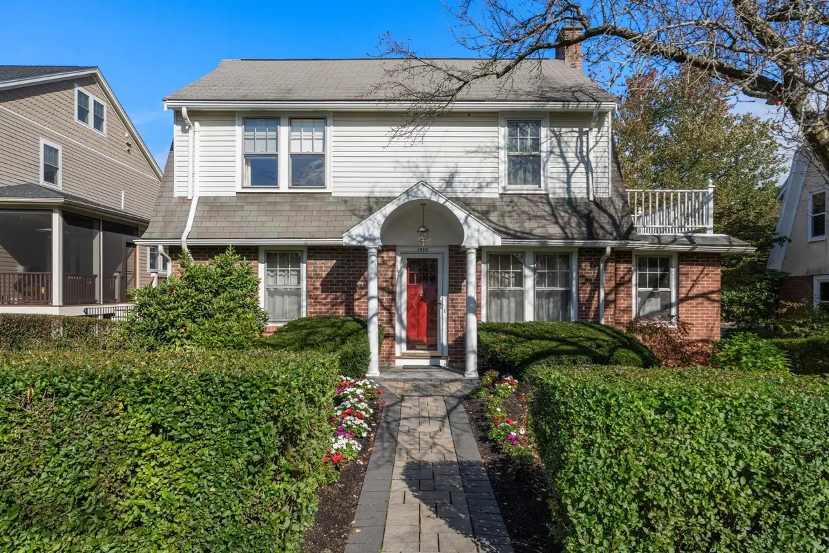 1929 Commonwealth Ave, Newton, MA 02466 - #1