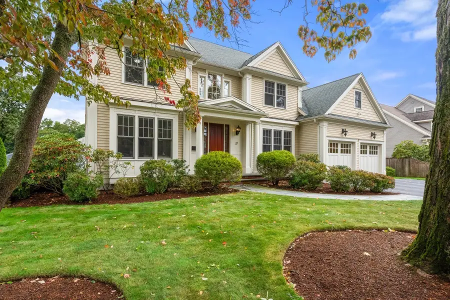 37 Wall St, Wellesley, MA 02481 - #3