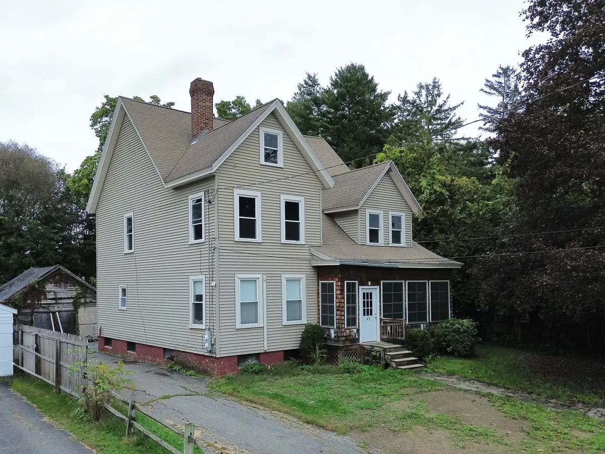 43 Lincoln St, Greenfield, MA 01301 - #1