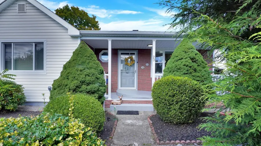 23 Briarwood Pl, Westfield, MA 01085 - #3