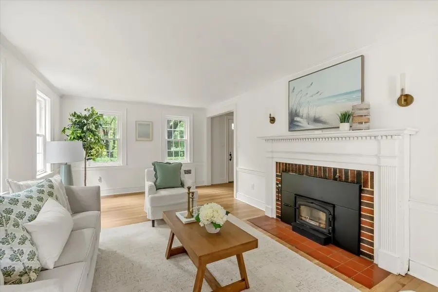 94 High St, Hingham, MA 02043 - #3
