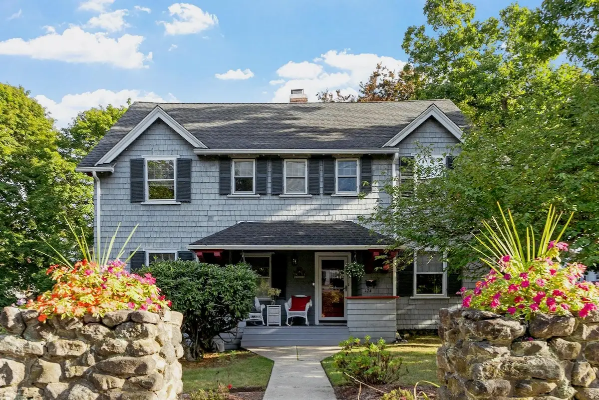 124 Prescott St, Reading, MA 01867 - #1