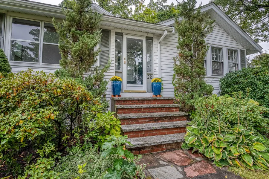 22 Elmwood Avenue, Dedham, MA 02026 - #3
