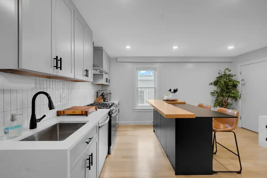 74 Everett St #3, Boston, MA 02128 - #3
