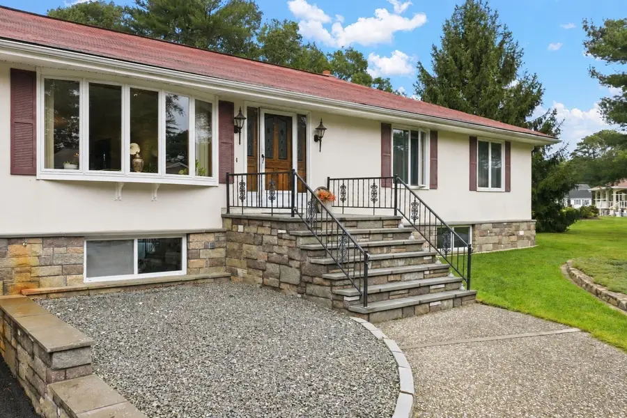 15 Madison Ct, Westport, MA 02790 - #2