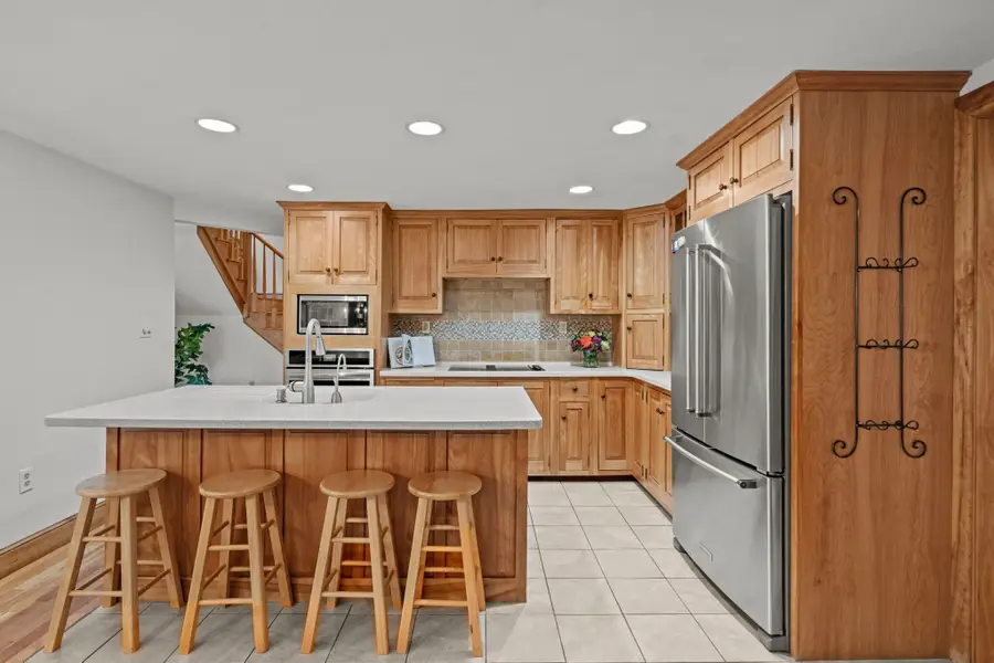 54 Edward Ave, Lynnfield, MA 01940 - #3