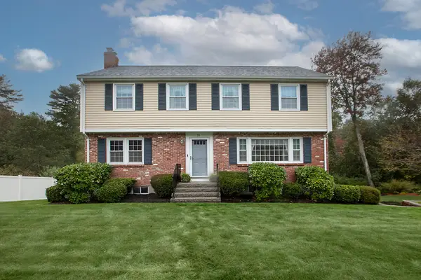 35 Kennel Hill Dr, Beverly, MA 01915
