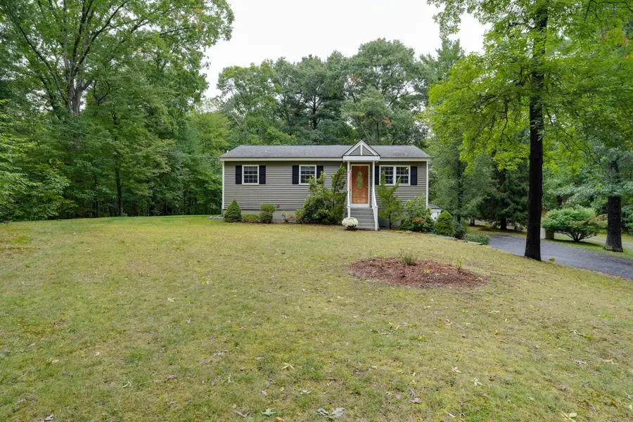 31 Coffee Street, Medway, MA 02053 - #3