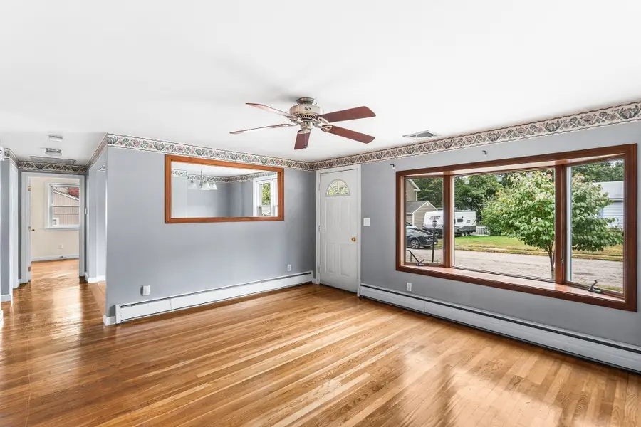 62 Woodsbury Rd, Rockland, MA 02370 - #2