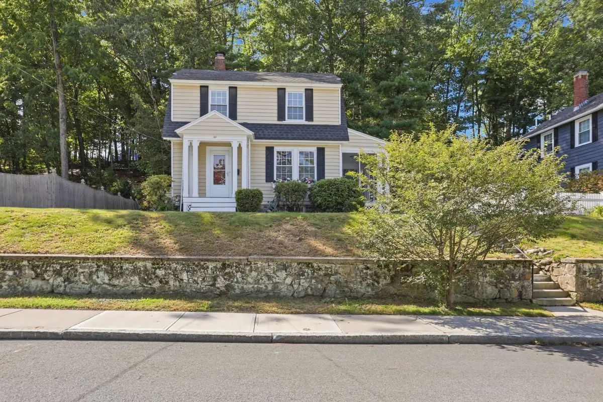 32 Enmore St, Andover, MA 01810 - #1