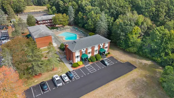 E2 Colonial Dr #4, Andover, MA 01810