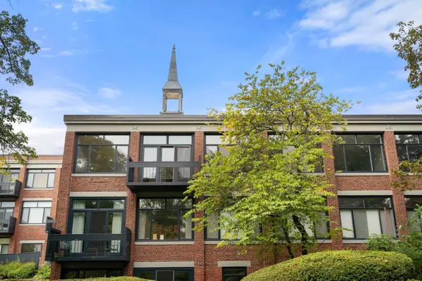 100 Keyes Rd #304, Concord, MA 01742