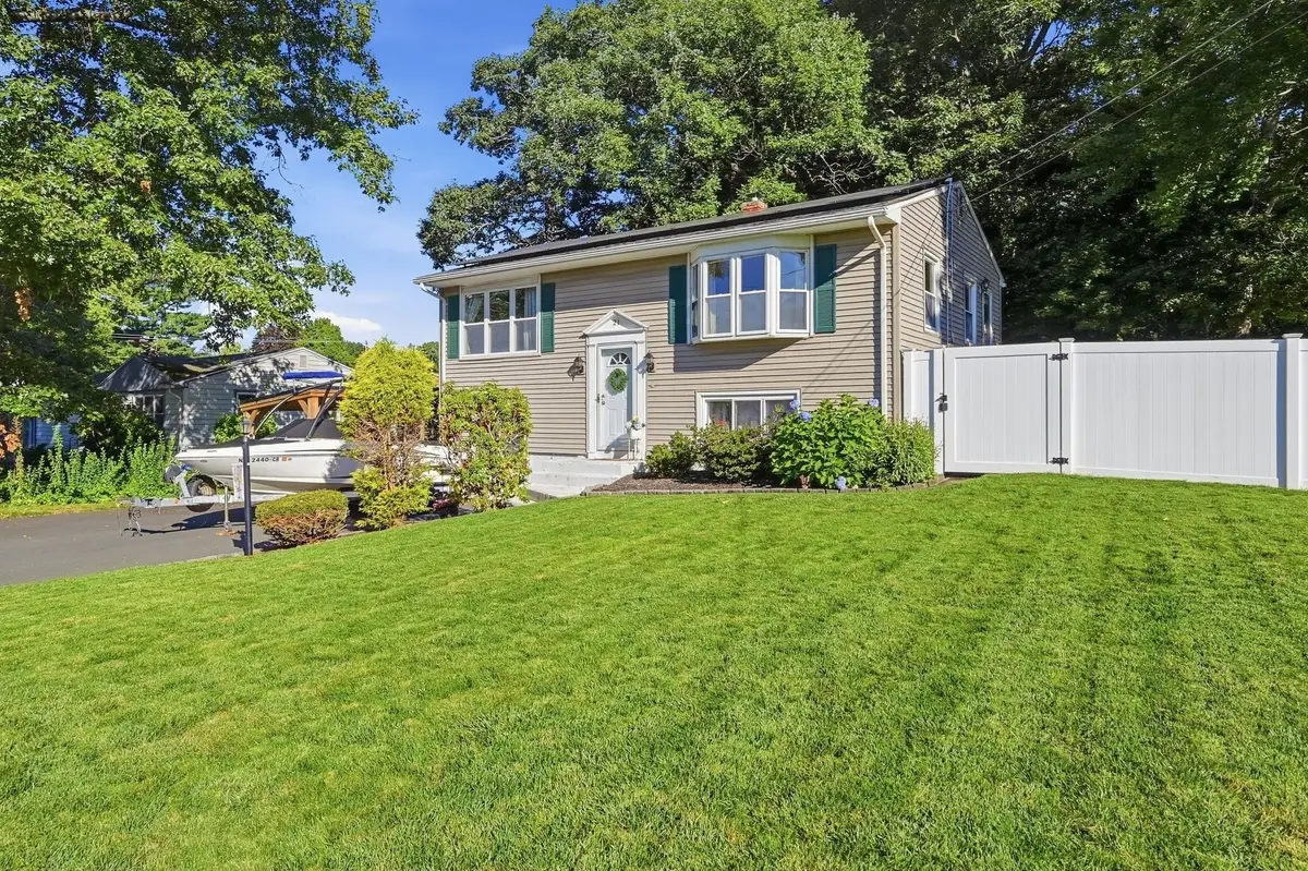 21 Circuit Ave, Ludlow, MA 01056 - #1