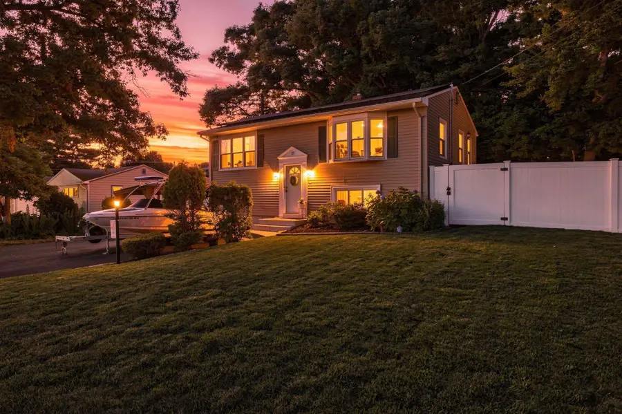 21 Circuit Ave, Ludlow, MA 01056 - #2